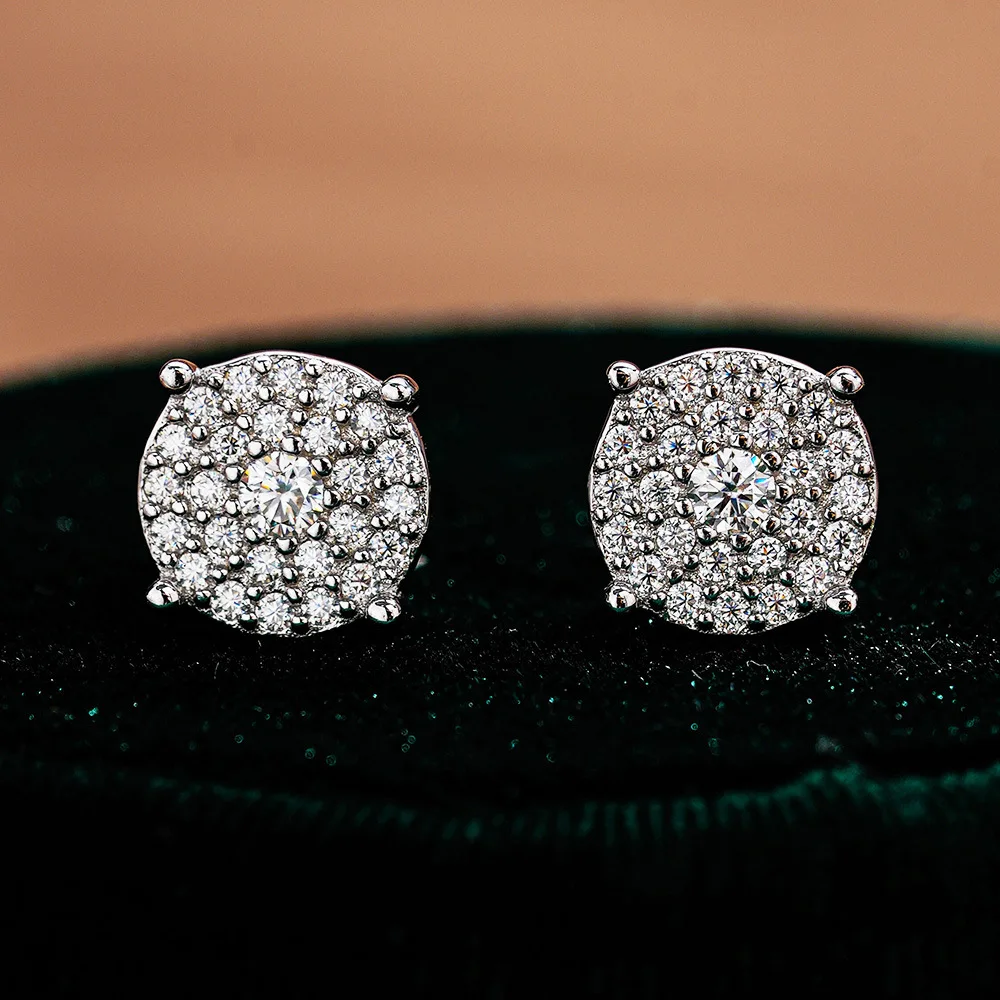 Серьги с муассанитом в стиле хип-хоп, круглая сумка из 18-каратного золота, европейская и американская платина PT950, мужские и женские аксессуары для ушей
Серьги с муассанитом в стиле хип-хоп, круглая сумка из 18-каратного золота, европейская и американская платина PT950, мужские и женские аксессуары для ушей