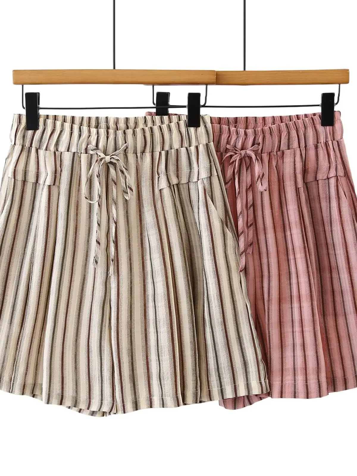plus Size Women's Summer Korean Style Striped Shorts Casual Elastic Waist Drawstring Versatile Personality Five-Quarter Pants
plus Size Women's Summer Korean Style Striped Shorts Casual Elastic Waist Drawstring Versatile Personality Five-Quarter Pants
