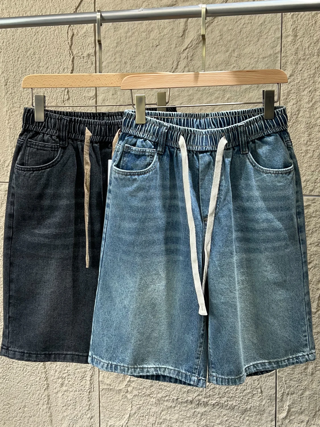 Retro Washed Bleached Loose Fit Elastic Waist Jeans Shorts for Men Lightweight Breathable Summer Fashionable Polyester Cotton...
Retro Washed Bleached Loose Fit Elastic Waist Jeans Shorts for Men Lightweight Breathable Summer Fashionable Polyester Cotton...
