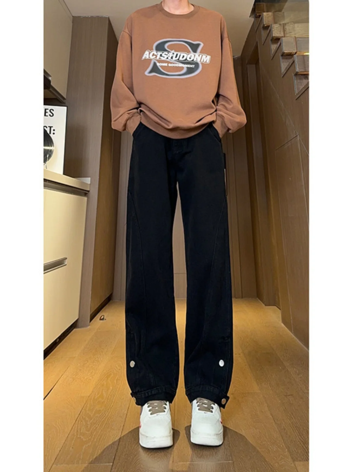 Ретро синие расклешенные джинсы на пуговицах, мужские свободные прямые брюки High Street Vibe, осенние хлопковые джинсовые износостойкие
Ретро синие расклешенные джинсы на пуговицах, мужские свободные прямые брюки High Street Vibe, осенние хлопковые джинсовые износостойкие