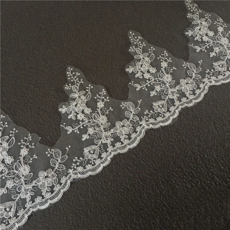9Yds White Lace Fabric 20cm Wide Pattern Floral Embroidery Lace Trim For Garments Wedding Decoration Dress Hot Sale
9Yds White Lace Fabric 20cm Wide Pattern Floral Embroidery Lace Trim For Garments Wedding Decoration Dress Hot Sale