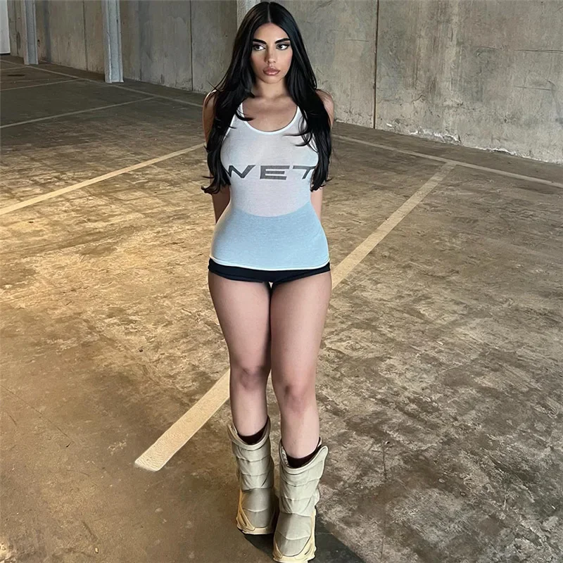 The New Halter U-neck Print Slim-fit Midriff T-shirt for Summer 2024 Sleeveless Elegant Temperament Pullover Letter Terylene
The New Halter U-neck Print Slim-fit Midriff T-shirt for Summer 2024 Sleeveless Elegant Temperament Pullover Letter Terylene