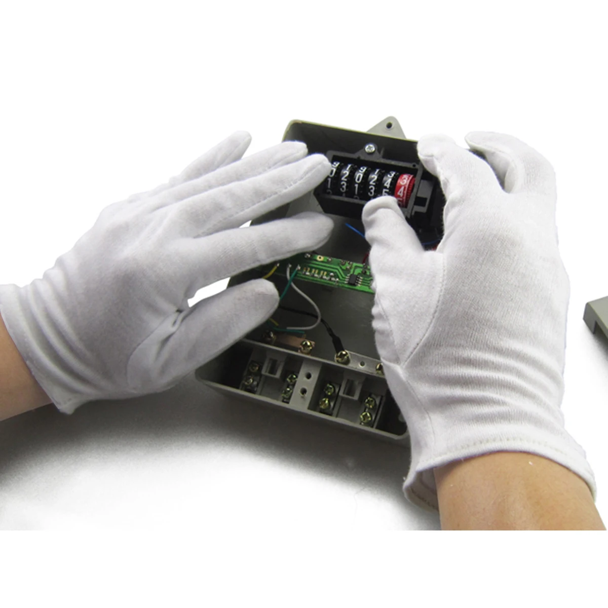 8 Pairs White Nylon Gloves Lightweight Protective for Film Handling Slides Coins Reusable Clean Labor Protection
8 Pairs White Nylon Gloves Lightweight Protective for Film Handling Slides Coins Reusable Clean Labor Protection