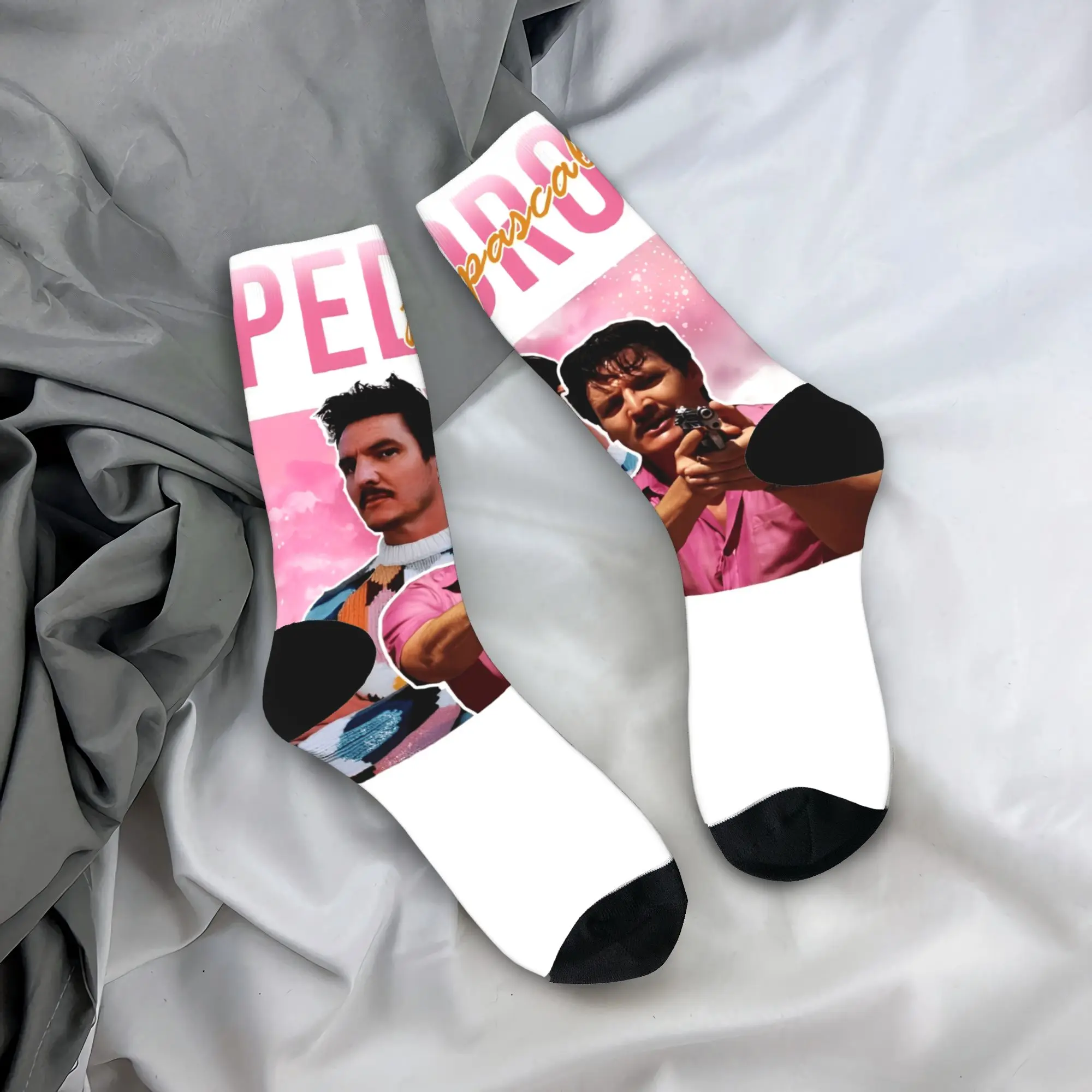 Носки Pedro Pascal, повседневные чулки для папы, осенние нескользящие носки для взрослых и мужчин, качественные спортивные носки для бега с принтом
Носки Pedro Pascal, повседневные чулки для папы, осенние нескользящие носки для взрослых и мужчин, качественные спортивные носки для бега с принтом