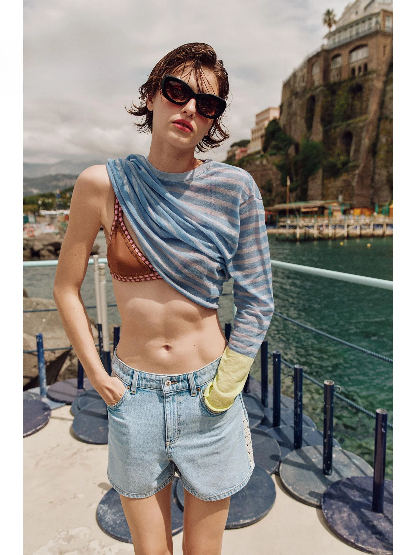 Summer 2026 Style Light Blue Side Splicing Hook Decorative Straight Leg Jeans Shorts Women's Fashion Ladies' Clothing
Summer 2026 Style Light Blue Side Splicing Hook Decorative Straight Leg Jeans Shorts Women's Fashion Ladies' Clothing