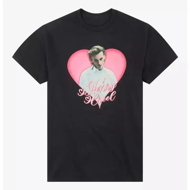 Футболка Y2K в стиле хип-хоп с коротким рукавом и принтом Heart Graphics (Хенри Крилл) из сериала Hit TV, летняя, 2026, с круглым вырезом, хлопковая, повседневная, унисекс, подарок для фанатов
Футболка Y2K в стиле хип-хоп с коротким рукавом и принтом Heart Graphics (Хенри Крилл) из сериала Hit TV, летняя, 2026, с круглым вырезом, хлопковая, повседневная, унисекс, подарок для фанатов