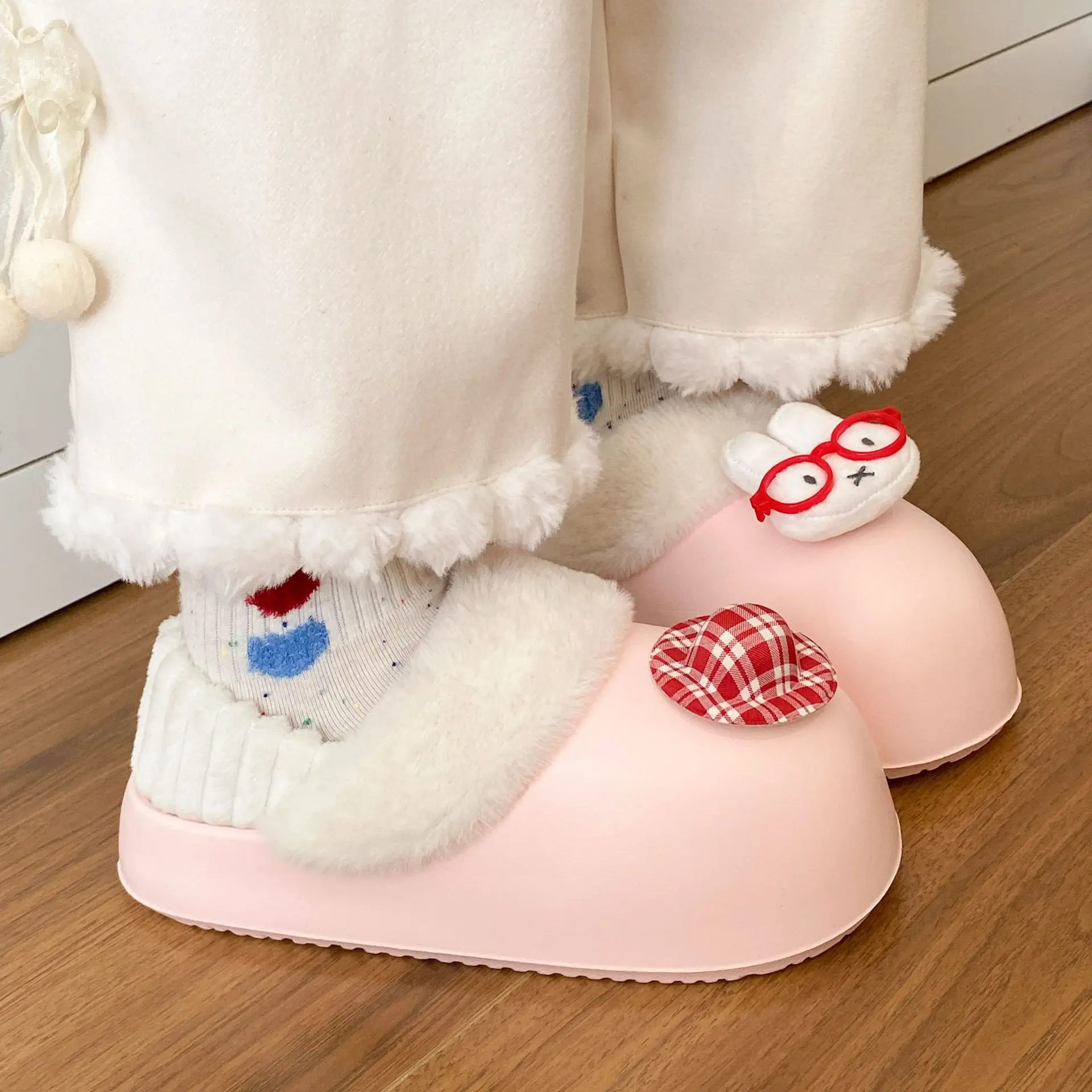 Bunny Plush Platform Cartoon Kawaii Slippers Fuzzy Cute Animal Warm Indoor Slippers for Girls Trendy Plush Rabbit Slippers
Bunny Plush Platform Cartoon Kawaii Slippers Fuzzy Cute Animal Warm Indoor Slippers for Girls Trendy Plush Rabbit Slippers