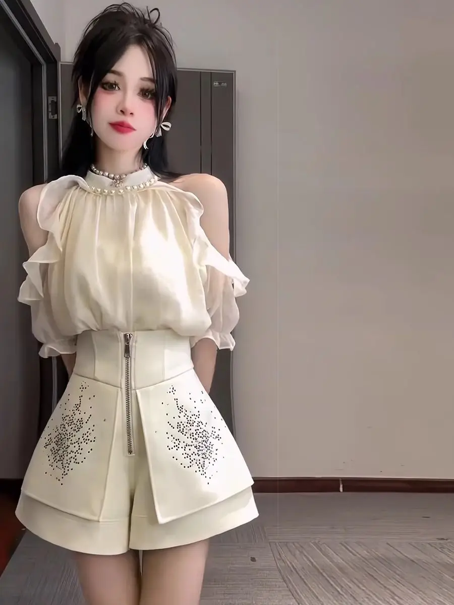 Spring French Style Exquisite Off Shoulder Top with Design Forward Features for an Elegant andSweetLookAdornedwithRuffledDetails
Spring French Style Exquisite Off Shoulder Top with Design Forward Features for an Elegant andSweetLookAdornedwithRuffledDetails