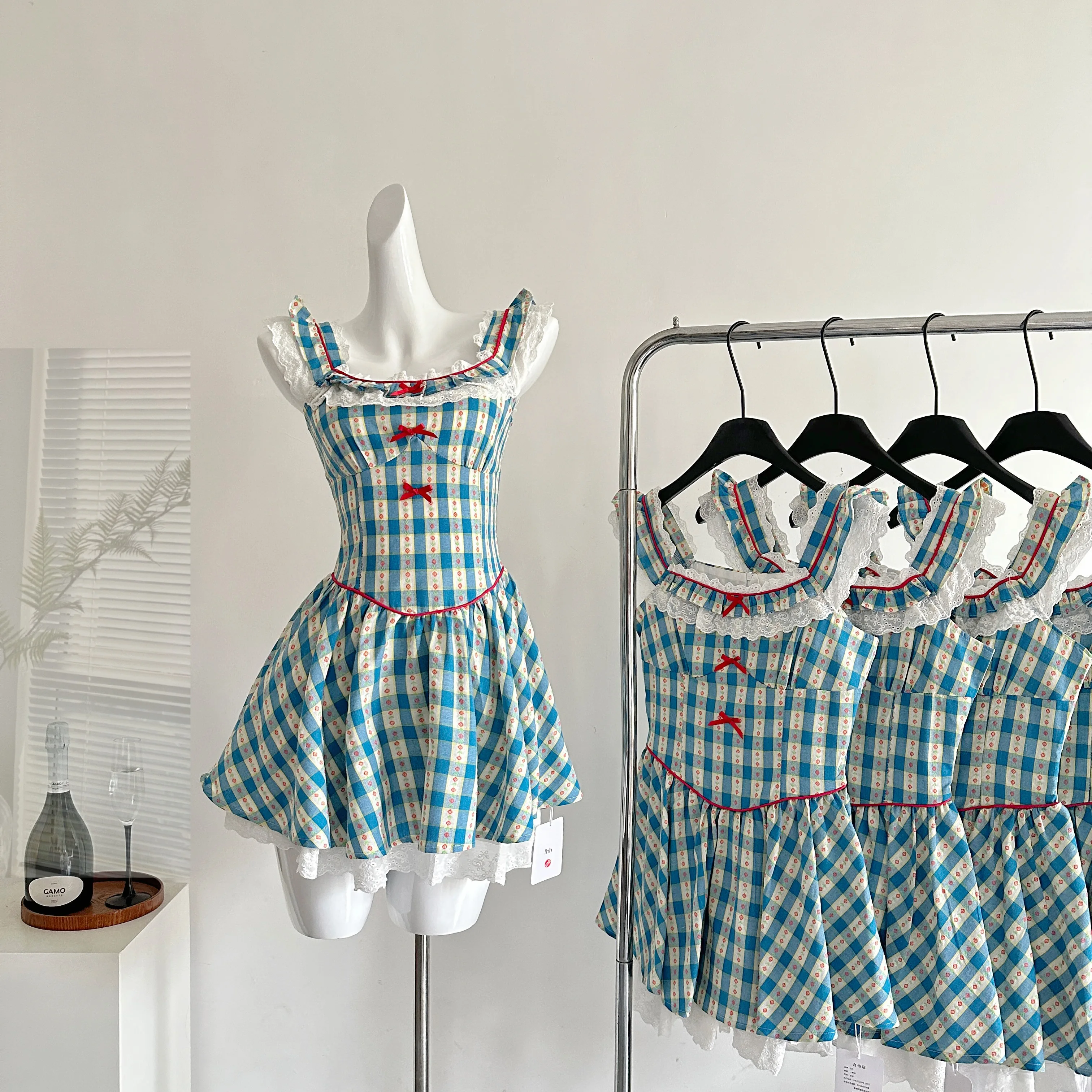 Summer Women Cute Core Mini Dress Plaid Square Collar Frock Birthday Shoujo Party A-line Mori Girl One-Piece 2000s Aesthetic
Summer Women Cute Core Mini Dress Plaid Square Collar Frock Birthday Shoujo Party A-line Mori Girl One-Piece 2000s Aesthetic