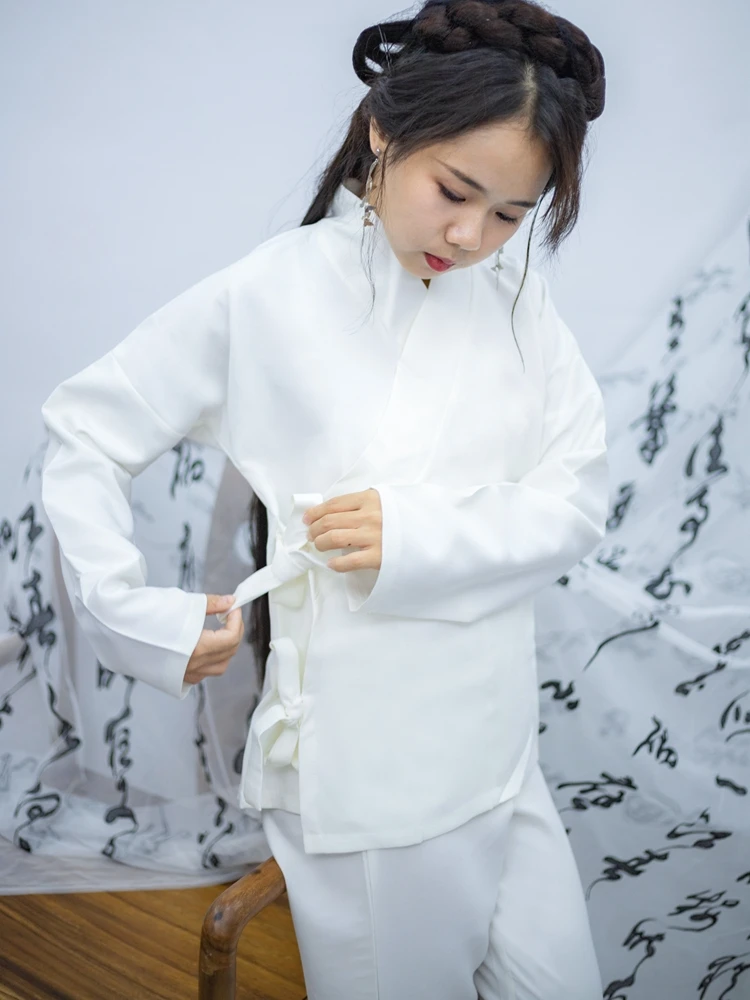 Thin Inner Hanfu Underwear Spwear for Men And Women Traditional Chinese Clothing with Collar Bamboo Fiber Mid-layer
Thin Inner Hanfu Underwear Spwear for Men And Women Traditional Chinese Clothing with Collar Bamboo Fiber Mid-layer