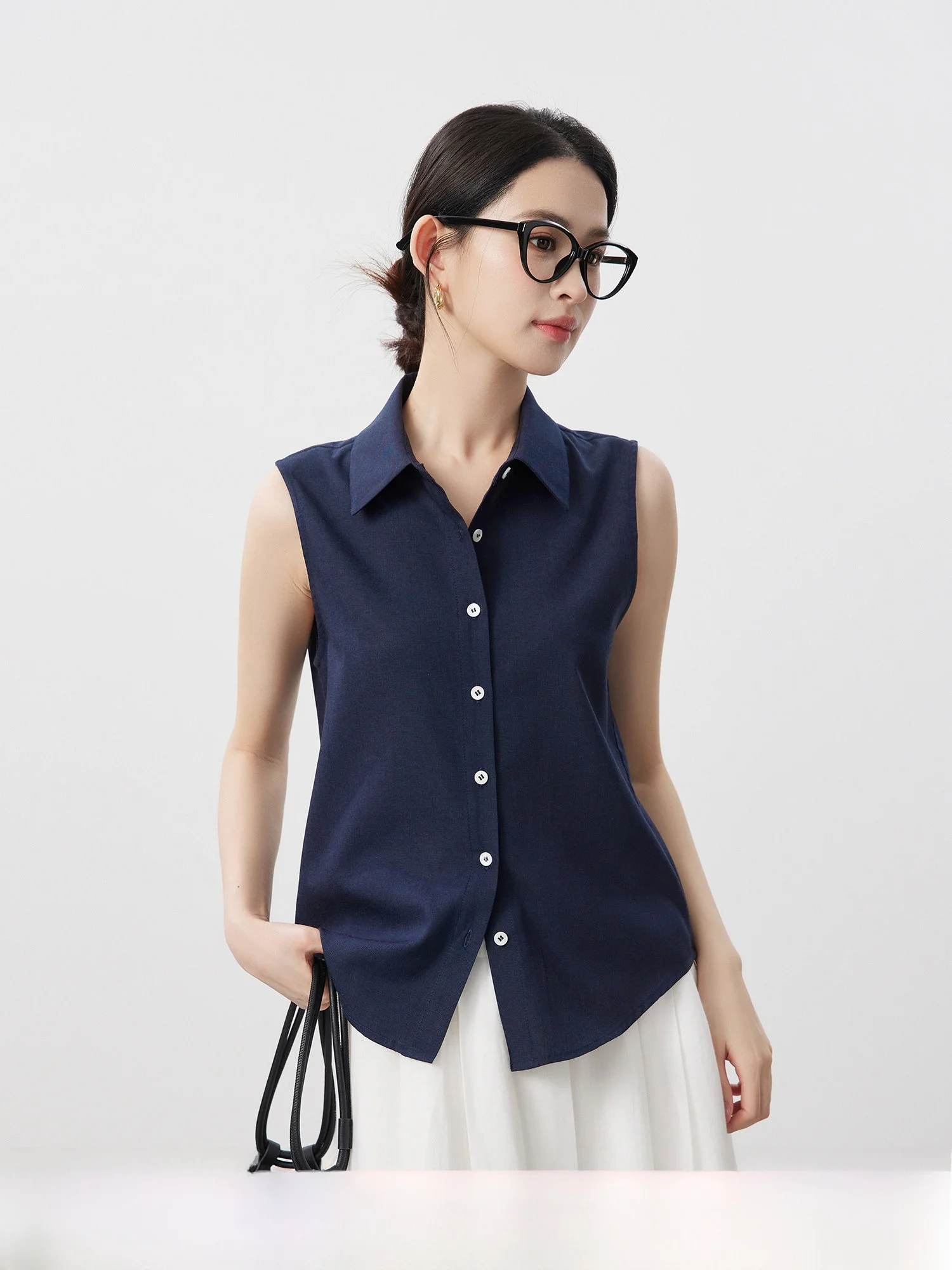 Simple Stylish Pure Color Sleeveless Shirt Women's Turn-down Collar Layering Clothing Spring Summer New Arrival
Simple Stylish Pure Color Sleeveless Shirt Women's Turn-down Collar Layering Clothing Spring Summer New Arrival