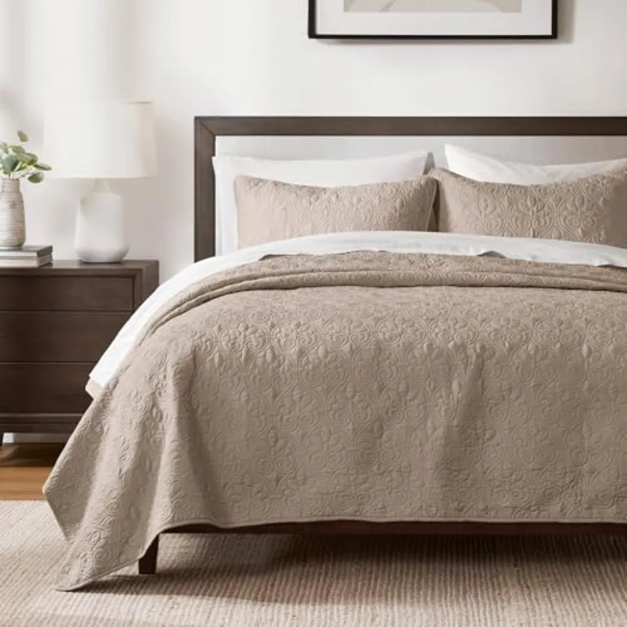 Quebec Quilt Set - Luxurious Damask Stitching Design Cotton Filled Lightweight Coverlet Bedspread Bedding Shams 90"x90" 3 Pcs
Quebec Quilt Set - Luxurious Damask Stitching Design Cotton Filled Lightweight Coverlet Bedspread Bedding Shams 90"x90" 3 Pcs