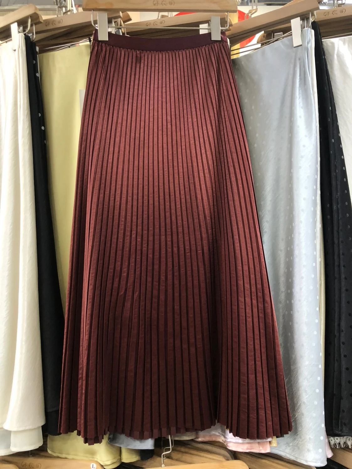 Acetate Satin Pleated A-Line Skirt Women's Slimming Commute Skirt Folded Waist Elastic Polyester Fiber Summer 2026
Acetate Satin Pleated A-Line Skirt Women's Slimming Commute Skirt Folded Waist Elastic Polyester Fiber Summer 2026