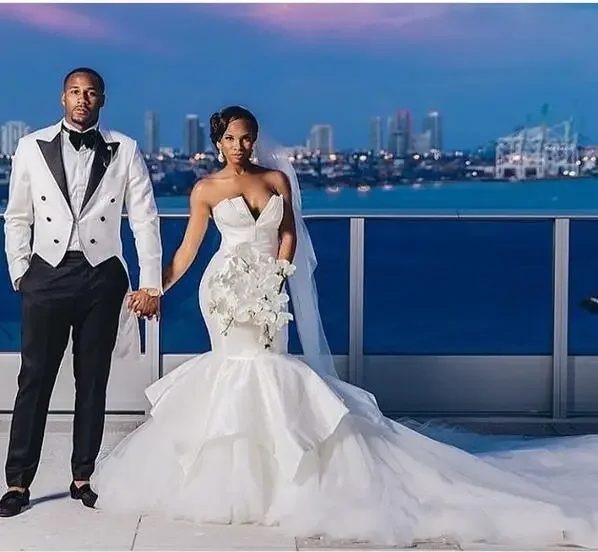 Customized Arabic Design Mermaid African Wedding Dresses Cathedral Train Plus Size Ruffles Tulle Nigeria Trumpet Bridal Gowns Ve
Customized Arabic Design Mermaid African Wedding Dresses Cathedral Train Plus Size Ruffles Tulle Nigeria Trumpet Bridal Gowns Ve
