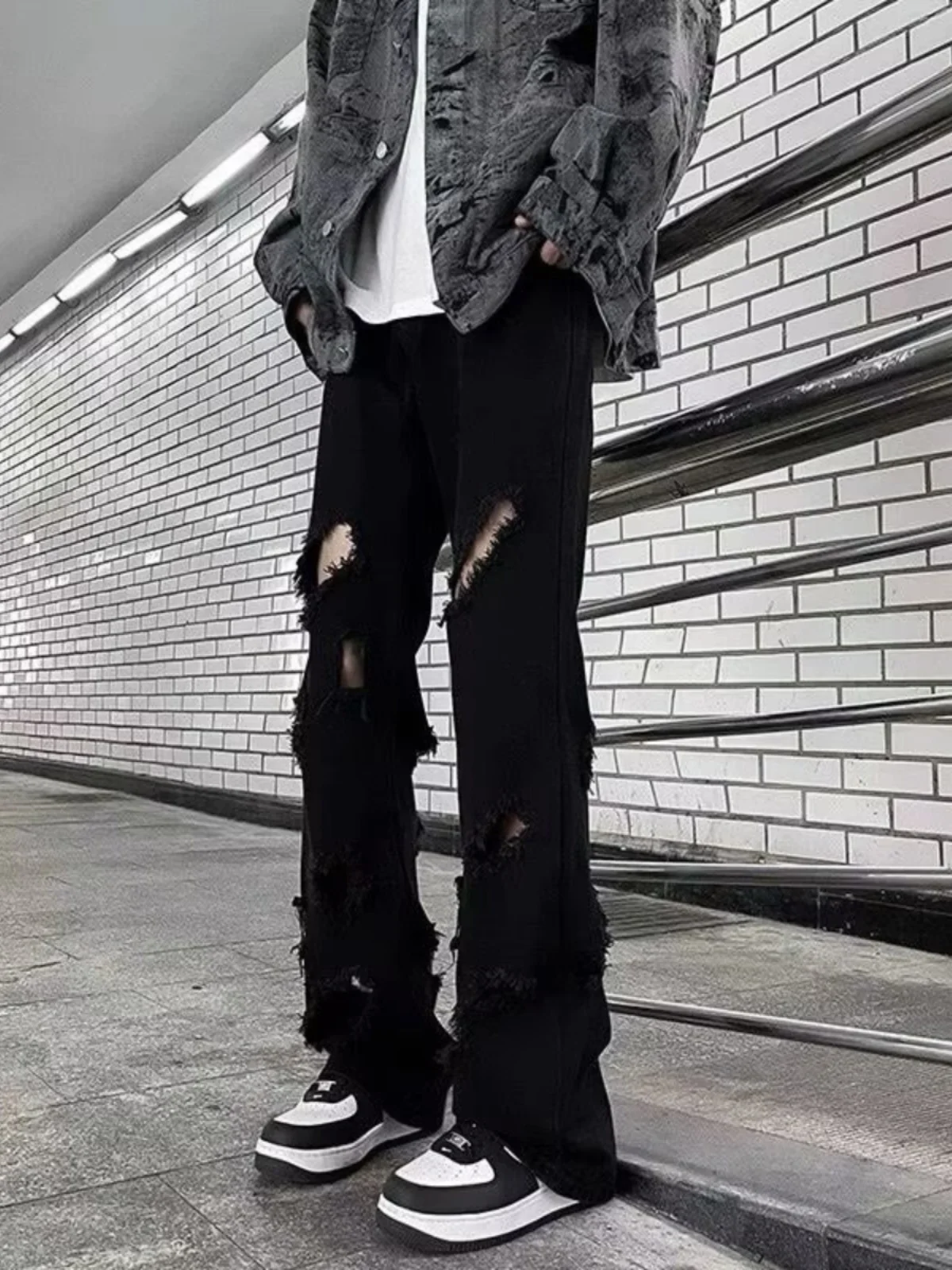 Американские ретро-кльош с микро-расклешенными джинсами, мужские модные прямые свободные брюки High Street, повседневные джинсы Design Sense для подростков
Американские ретро-кльош с микро-расклешенными джинсами, мужские модные прямые свободные брюки High Street, повседневные джинсы Design Sense для подростков