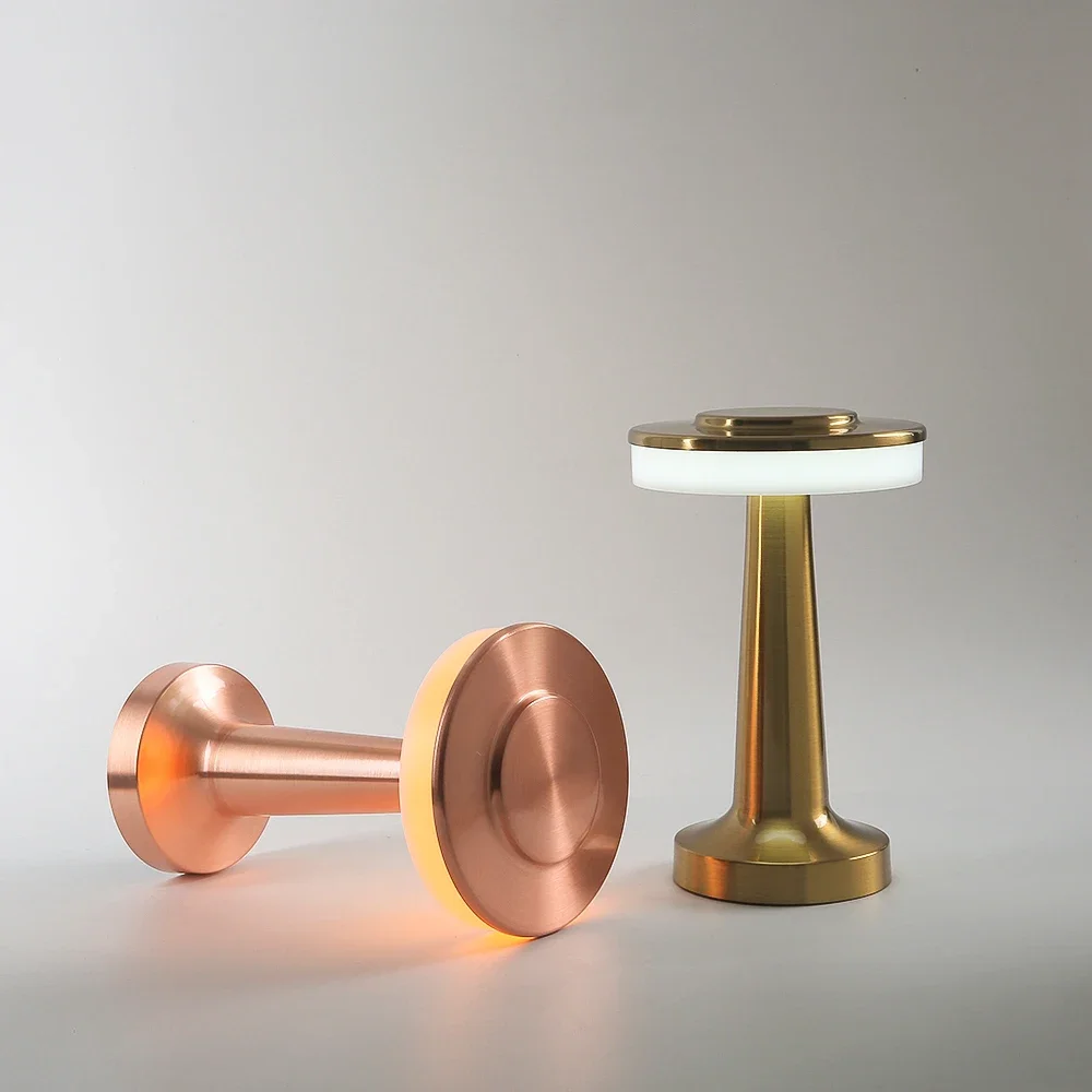 Сенсорная Светодиодная настольная лампа с зарядкой, креативные настольные лампы для столовой, отеля, бара, кофе, уличные ночники, декоративная настольная лампа для гостиной
Сенсорная Светодиодная настольная лампа с зарядкой, креативные настольные лампы для столовой, отеля, бара, кофе, уличные ночники, декоративная настольная лампа для гостиной