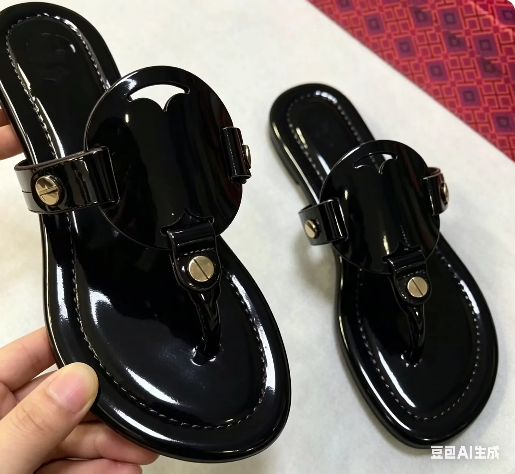 Women's 2026 Summer Slide Sandals, Hollow-Out Design Flat Heel Outdoor Wear Beach Half Slippers
Women's 2026 Summer Slide Sandals, Hollow-Out Design Flat Heel Outdoor Wear Beach Half Slippers