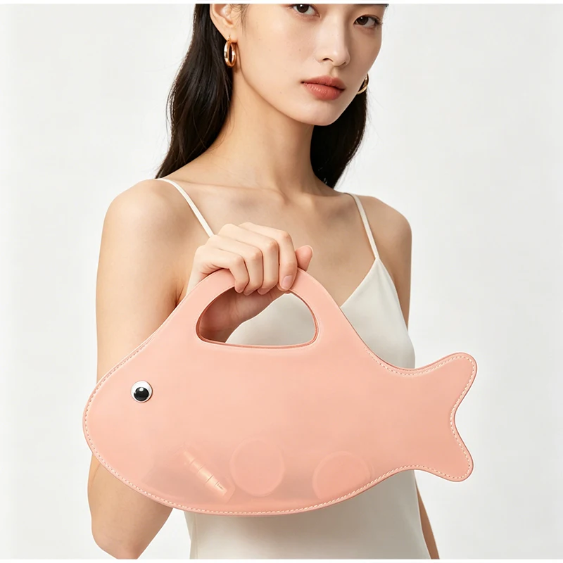 Creative Fish Shaped Hand-held Bag Transparent Frosted Jelly Bag Summer Beach Leisure Vacation Bag Niche Design Women's Handbag
Creative Fish Shaped Hand-held Bag Transparent Frosted Jelly Bag Summer Beach Leisure Vacation Bag Niche Design Women's Handbag