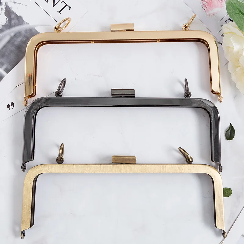Metal Praça Bolsa Quadro Beijo Fecho Bead Cabeça Boca Bolsa de Ouro Handles DIY Hardware Acessórios
Metal Praça Bolsa Quadro Beijo Fecho Bead Cabeça Boca Bolsa de Ouro Handles DIY Hardware Acessórios