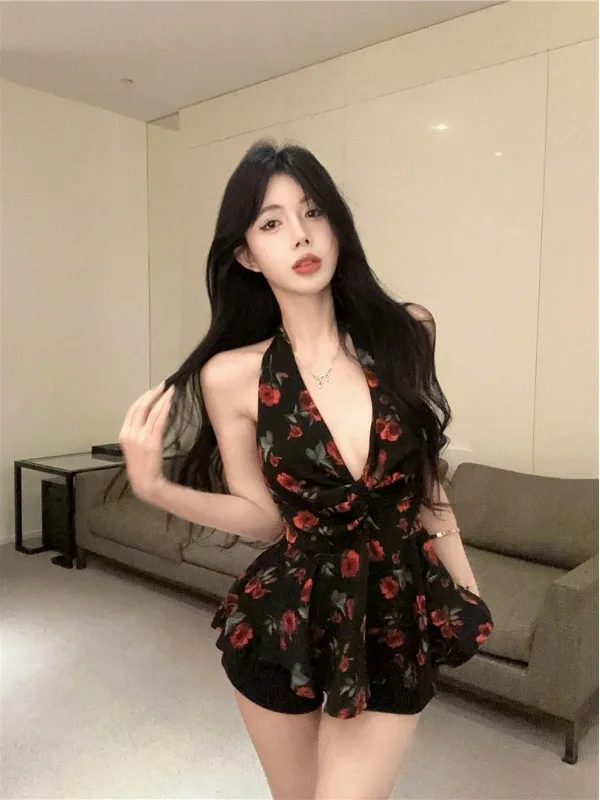 Новая женская летняя блузка с V-образным вырезом и принтом роз, приталенная, с завязками, пышными рукавами, подчеркивающая талию, в стиле Spicy Girl, модная повседневная.
Новая женская летняя блузка с V-образным вырезом и принтом роз, приталенная, с завязками, пышными рукавами, подчеркивающая талию, в стиле Spicy Girl, модная повседневная.