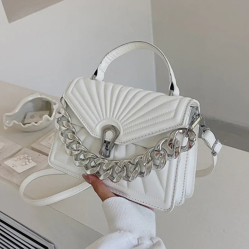 2025 Mini Square Crossbody – Diamond-Quilted Bag with Twist-Lock Chain & Convertible Strap
2025 Mini Square Crossbody – Diamond-Quilted Bag with Twist-Lock Chain & Convertible Strap