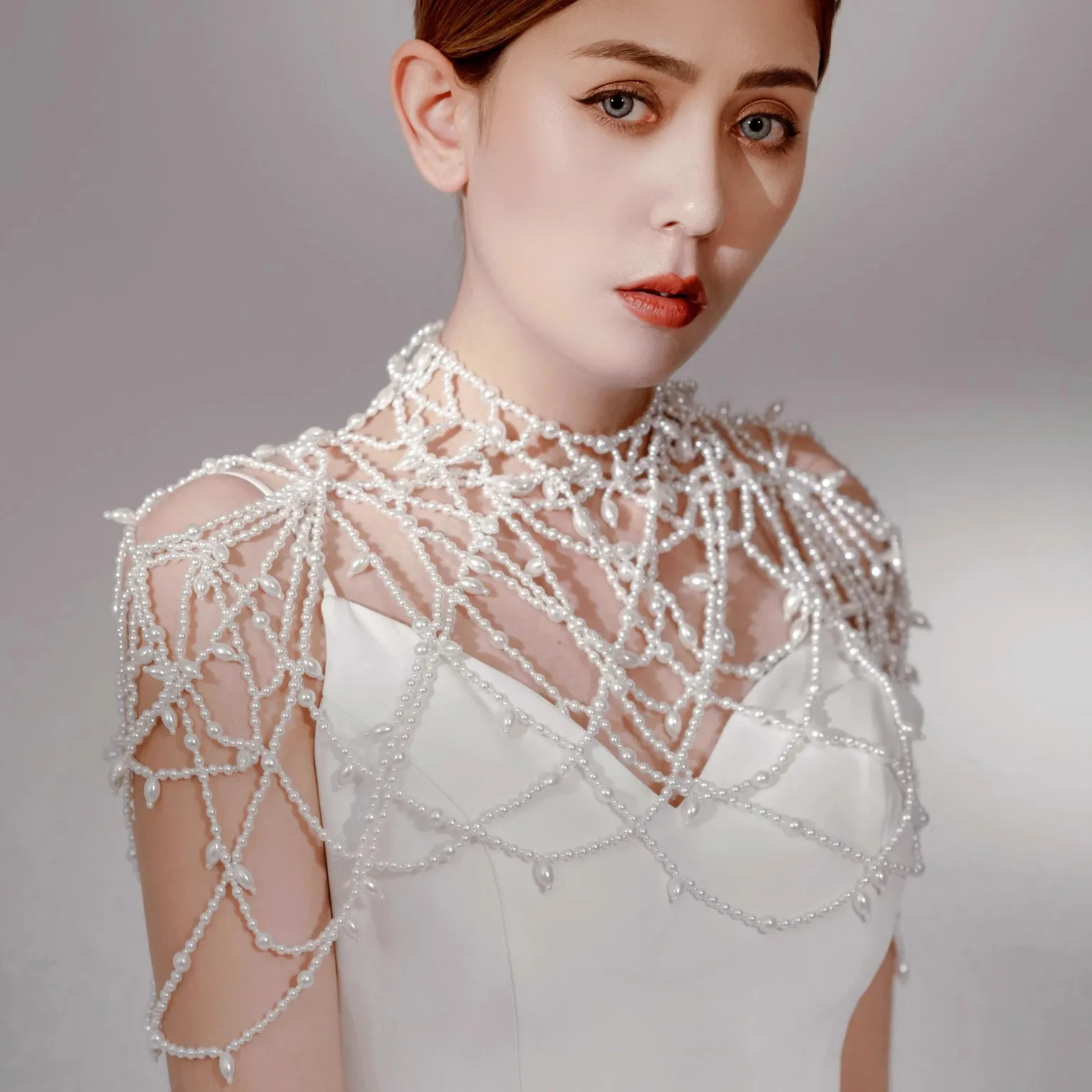 White pearl large shawl spring and autumn fashion luxury hollow wedding dress tassel shawl decoration messy shoulder ornaments
White pearl large shawl spring and autumn fashion luxury hollow wedding dress tassel shawl decoration messy shoulder ornaments