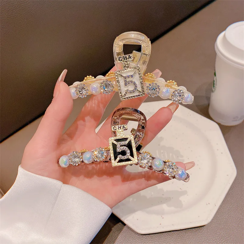 Luxury Number 5 Diamond Women Hair Claw Barrette Crab Shiny Bottle Large Hairpins Bridals Trendy Elegant Hair Accessories Clips
Luxury Number 5 Diamond Women Hair Claw Barrette Crab Shiny Bottle Large Hairpins Bridals Trendy Elegant Hair Accessories Clips