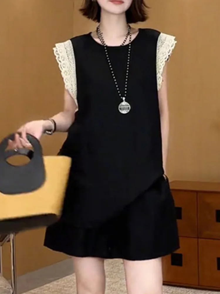 Unique Beautiful Lace Splice Sleeveless Top Black Shorts Two Piece Set for Women Summer Fashionable Elegant Black Outfit
Unique Beautiful Lace Splice Sleeveless Top Black Shorts Two Piece Set for Women Summer Fashionable Elegant Black Outfit