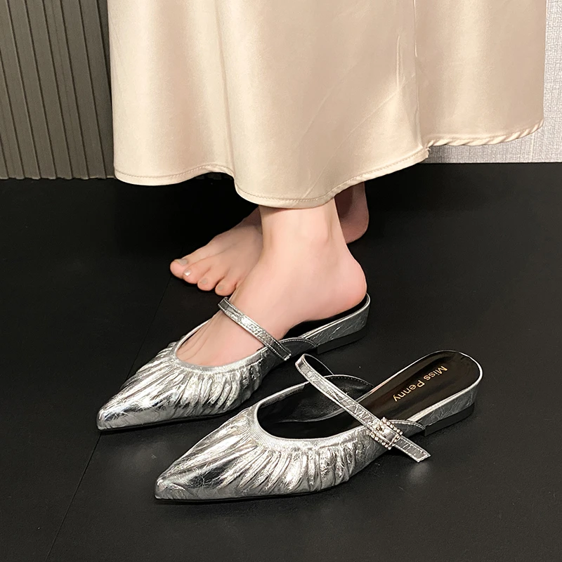 Лидер продаж, модные женские тапочки на плоской подошве с острым носком, сексуальные роскошные сандалии, новинка лета 2025 года, модная женская обувь, дизайнерская обувь
Лидер продаж, модные женские тапочки на плоской подошве с острым носком, сексуальные роскошные сандалии, новинка лета 2025 года, модная женская обувь, дизайнерская обувь