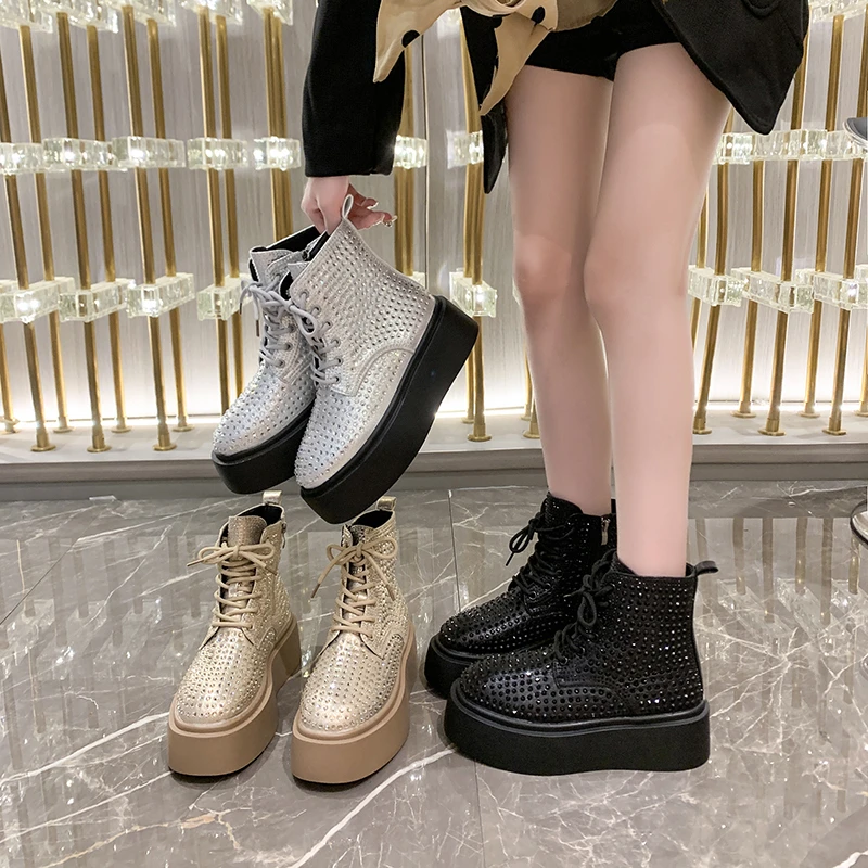 Winter Full Diamond Thick Bottom Designer Modern Boots Round Head High Heels Sneakers Luxury Warm Shoes ankle boots for women
Winter Full Diamond Thick Bottom Designer Modern Boots Round Head High Heels Sneakers Luxury Warm Shoes ankle boots for women