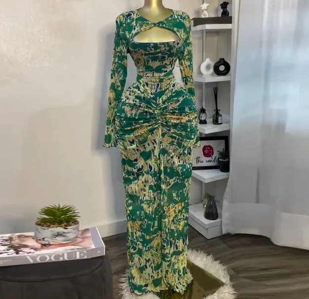 Fashionable, sweet and fresh printed hollow collar long sleeved high waist slim fit hip hugging dress for women
Fashionable, sweet and fresh printed hollow collar long sleeved high waist slim fit hip hugging dress for women