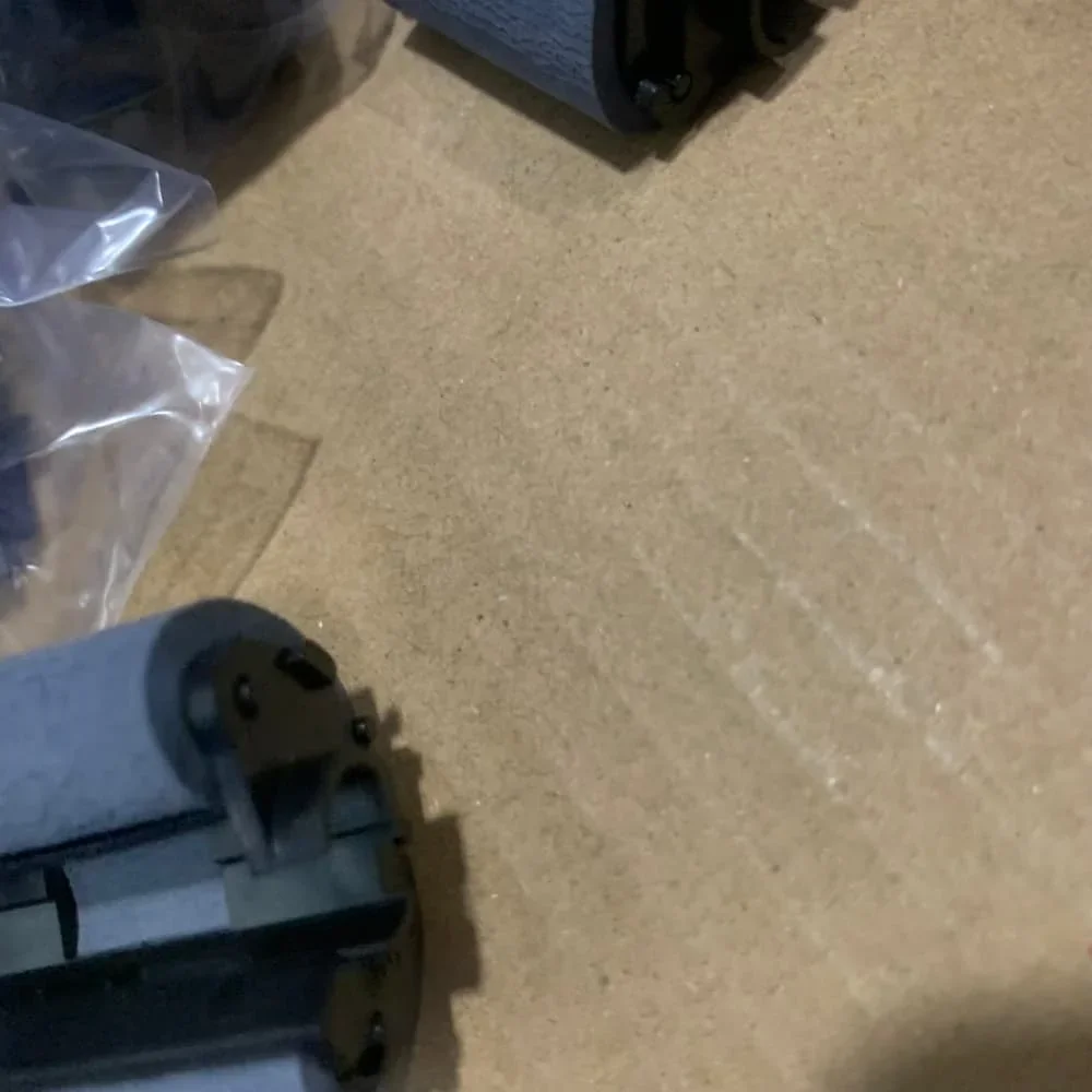 1pc Pickup Roller for Samsung CLP 310 315 320 325 360 365 CLX 3300 3305
1pc Pickup Roller for Samsung CLP 310 315 320 325 360 365 CLX 3300 3305