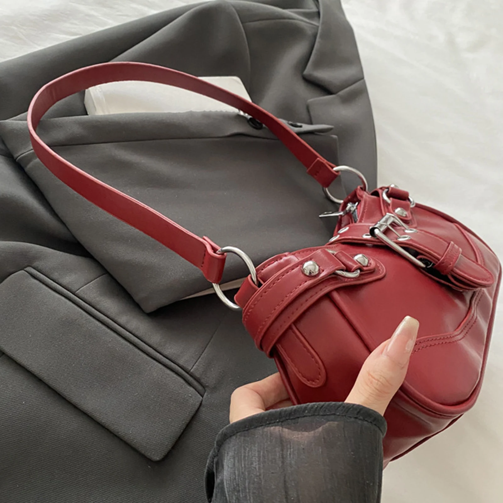 Y2K Purse Shoulder Bag with Buckle Small Goth Punk Hobo Clutch Purses Motorcycle Style for Women Shopping Dating Daily Use
Y2K Purse Shoulder Bag with Buckle Small Goth Punk Hobo Clutch Purses Motorcycle Style for Women Shopping Dating Daily Use