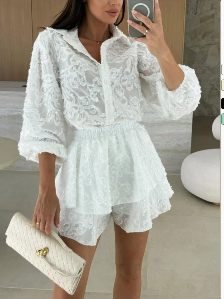 Women's See Through Lace Patchwork Short Two Piece Set Fashion Solid Color Long Sleeve Shirts Flower Edge Shorts 2 Piece Sets
Women's See Through Lace Patchwork Short Two Piece Set Fashion Solid Color Long Sleeve Shirts Flower Edge Shorts 2 Piece Sets