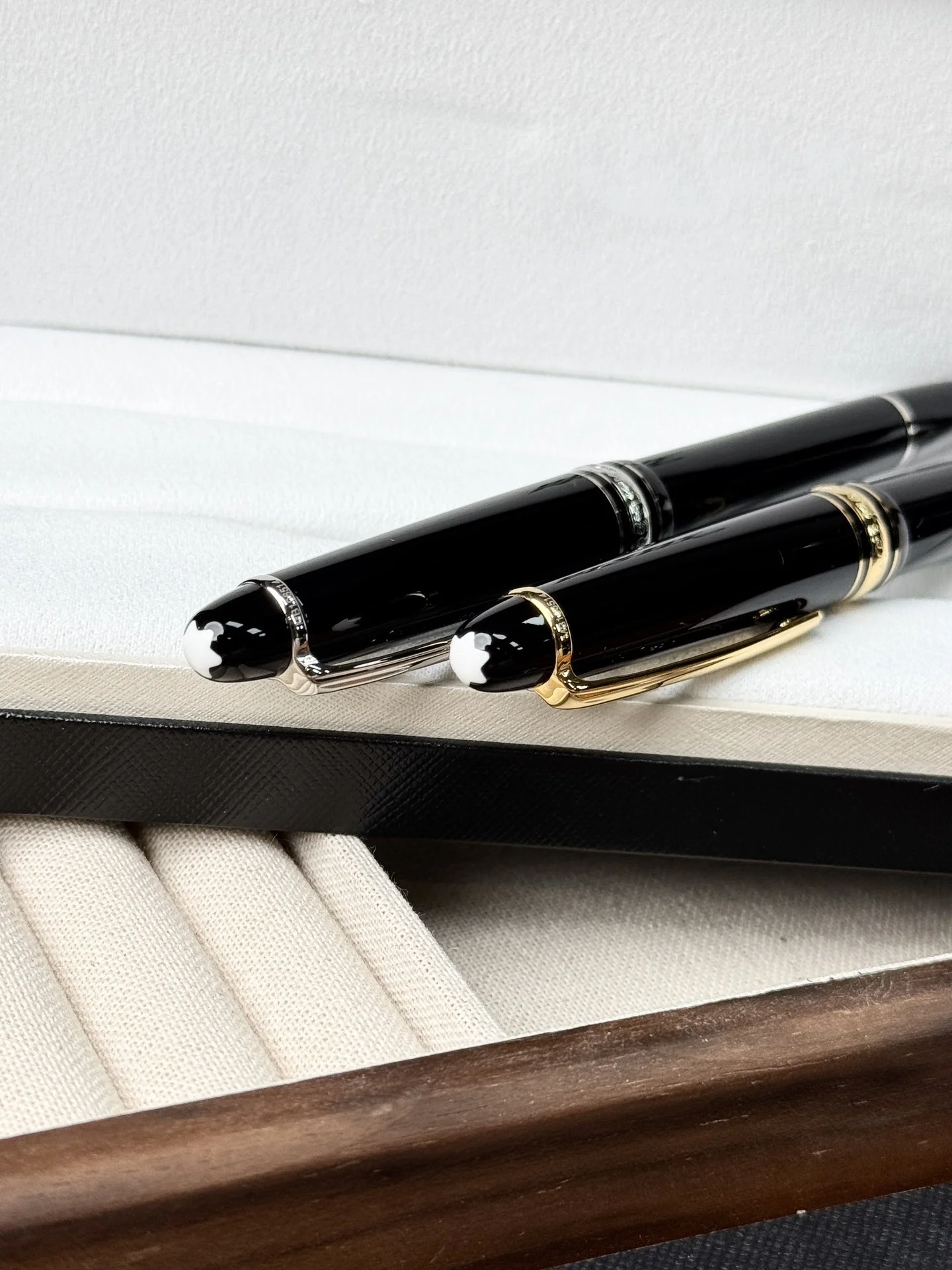 M Series Fountain Pen Excellent Texture Super Exquisite Writing Smooth Super Handy Business Gifting Super Suitable Daily Use
M Series Fountain Pen Excellent Texture Super Exquisite Writing Smooth Super Handy Business Gifting Super Suitable Daily Use