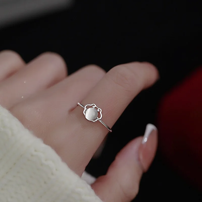 925 Sterling Silver Original Design Chinese Style Lucky Lock Opal Ring for Women Girls Fashion Female Ring Exquisite Jewelry
925 Sterling Silver Original Design Chinese Style Lucky Lock Opal Ring for Women Girls Fashion Female Ring Exquisite Jewelry