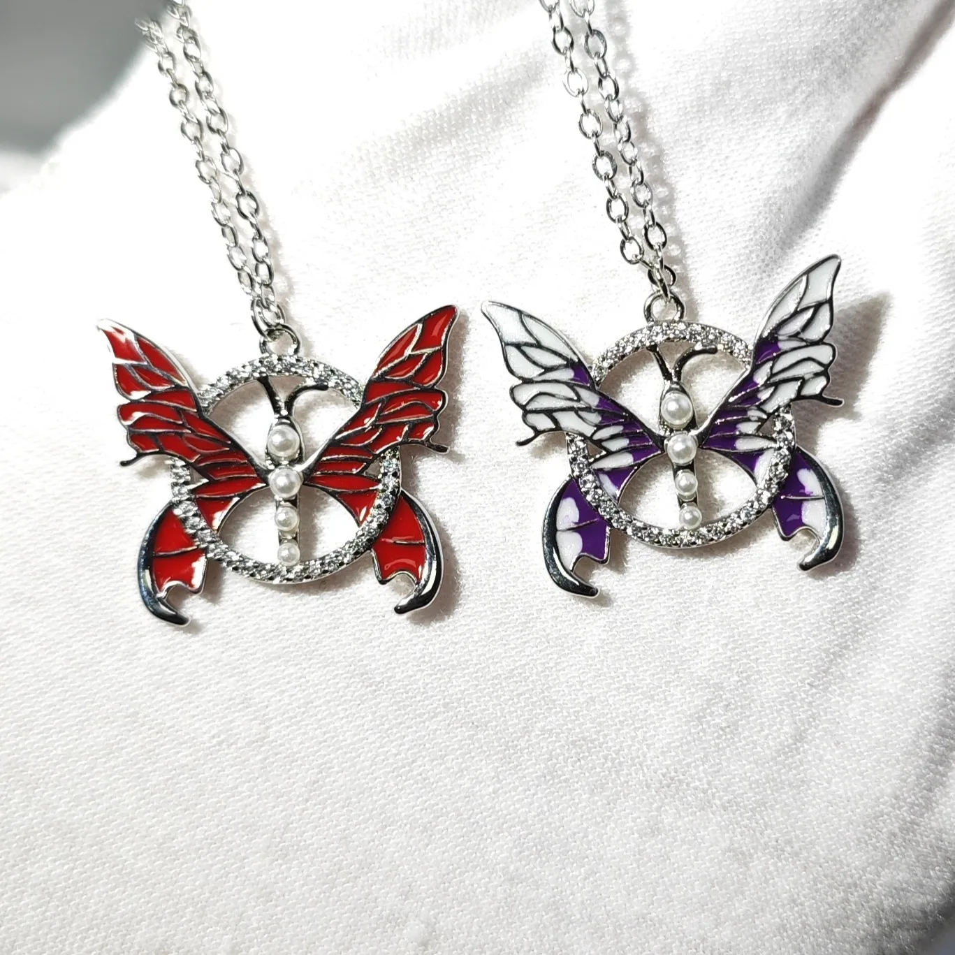 Design A New Hot Selling Pearl Butterfly Wing Necklace with Dripping Oil, Niche Collarbone Chain
Design A New Hot Selling Pearl Butterfly Wing Necklace with Dripping Oil, Niche Collarbone Chain