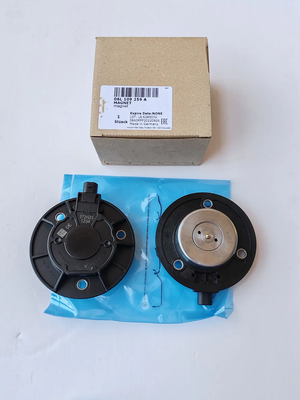 NEW OEM Camshaft Adjuster Magnet for VW Jetta GTi AUDI A4 Q5 1.8T 2.0T 06L109259D 06J 109 259 A / 06L 109 259 A / 06H 109 259 A
NEW OEM Camshaft Adjuster Magnet for VW Jetta GTi AUDI A4 Q5 1.8T 2.0T 06L109259D 06J 109 259 A / 06L 109 259 A / 06H 109 259 A