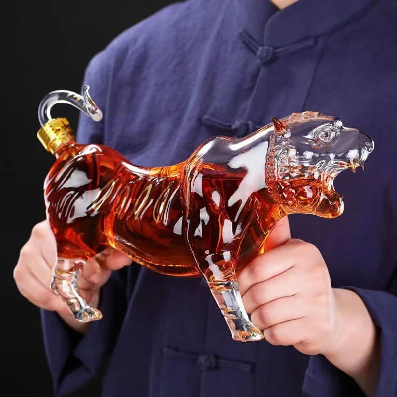 500ml Fashion Tiger Model Wine Separator Handmade Art Decoration Whiskey Brandy Vodka Liquor Bottle Bar Tool
500ml Fashion Tiger Model Wine Separator Handmade Art Decoration Whiskey Brandy Vodka Liquor Bottle Bar Tool