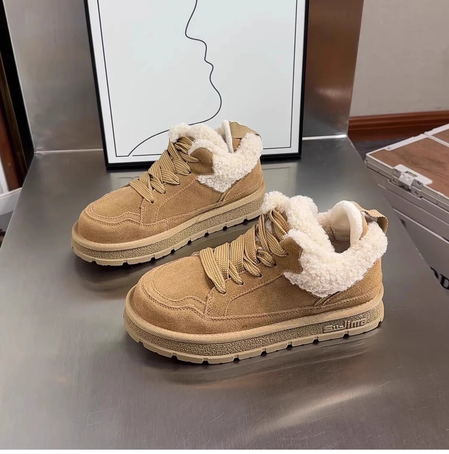 Женская повседневная обувь, зимние сапоги, осенне-зимние новые модные ретро-плюшевые изоляционные хлопковые туфли на толстой подошве, термосапоги
Женская повседневная обувь, зимние сапоги, осенне-зимние новые модные ретро-плюшевые изоляционные хлопковые туфли на толстой подошве, термосапоги