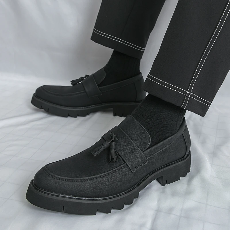 Fashion Classic Thick Sole Men's Penny Tassel Loafers Slip-On Business Dress Shoes Outdoor Gentleman Formal Black Business Shoes
Fashion Classic Thick Sole Men's Penny Tassel Loafers Slip-On Business Dress Shoes Outdoor Gentleman Formal Black Business Shoes