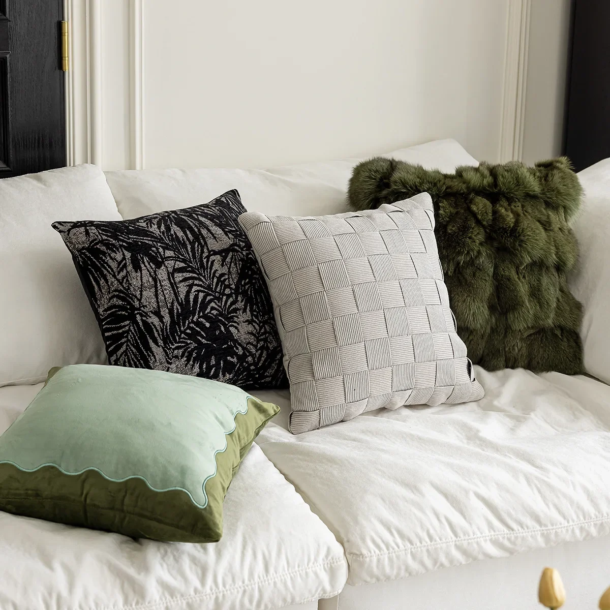 45X45CM Green Retro Throw Pillow Cover Light Luxury French Stamping Waist Cushion Cover Decor Home Decorative Pillowcase
45X45CM Green Retro Throw Pillow Cover Light Luxury French Stamping Waist Cushion Cover Decor Home Decorative Pillowcase