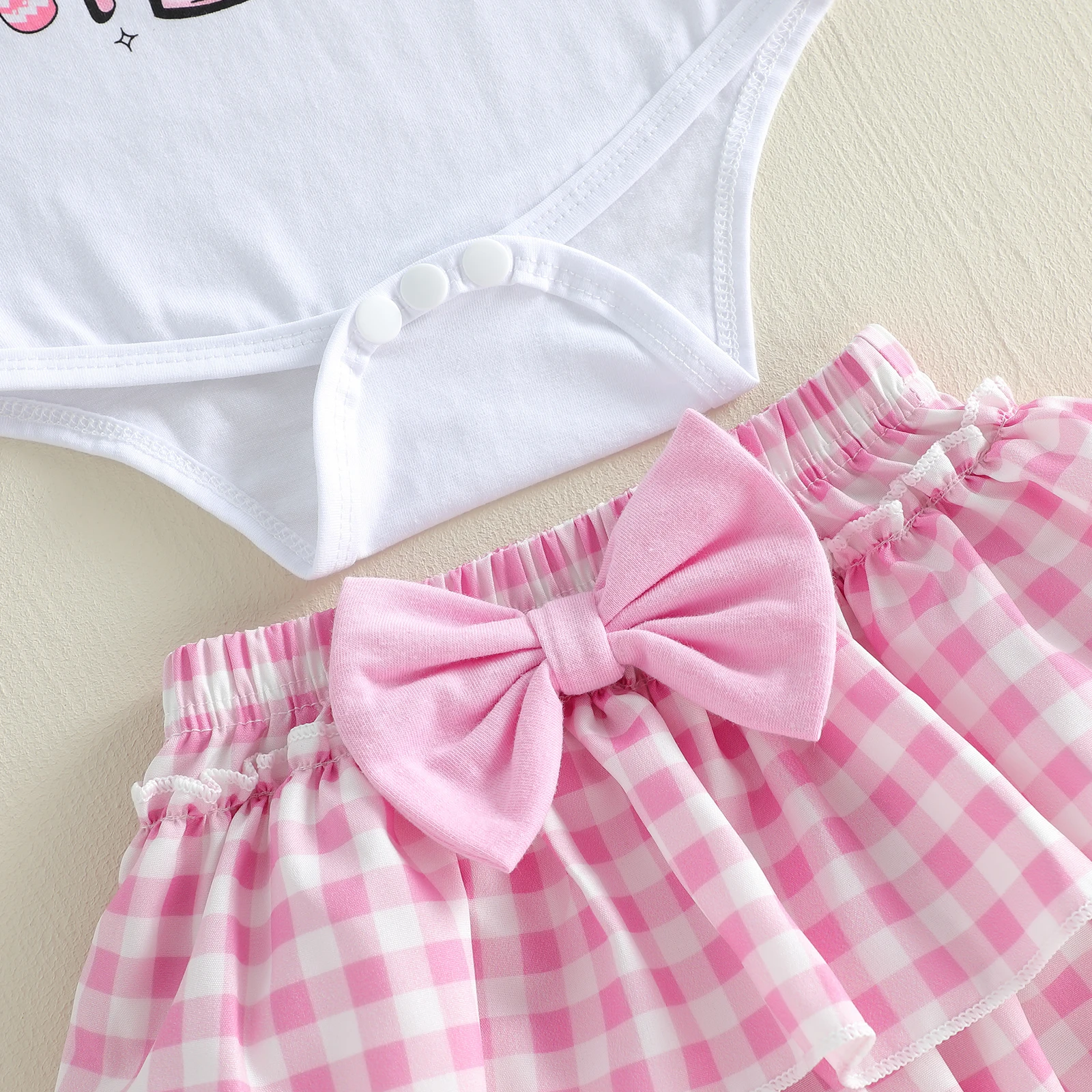 Комплект для девочек на Пасху: комбинезон с принтом «Леттер Кросс», многоярусные шорты из полипропилена, повязка на голову, гетры
Комплект для девочек на Пасху: комбинезон с принтом «Леттер Кросс», многоярусные шорты из полипропилена, повязка на голову, гетры