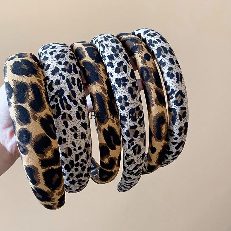 Retro Leopard Print Headband, High Sense Fashion Headband, High Cranial Top, Autumn and Winter Headgear
Retro Leopard Print Headband, High Sense Fashion Headband, High Cranial Top, Autumn and Winter Headgear