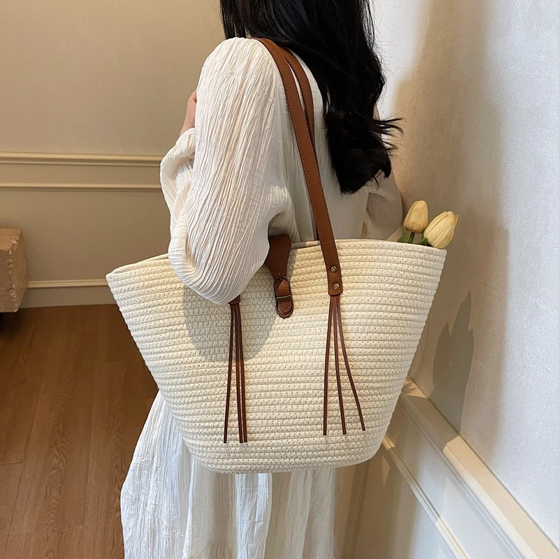 Women Rattan Knitting Beach Bag Large Capacity Casual Shoulder Bag Multifunctional Straw Tote Handbag Travel Vacation Bag
Women Rattan Knitting Beach Bag Large Capacity Casual Shoulder Bag Multifunctional Straw Tote Handbag Travel Vacation Bag