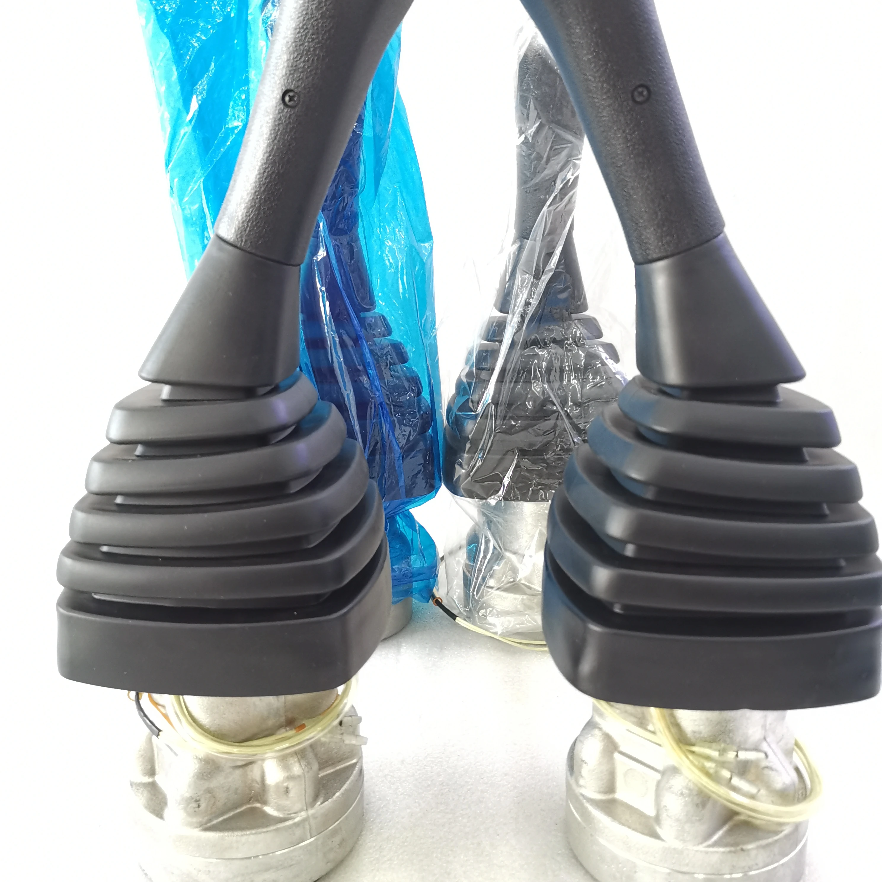 Control lever excavator part 14556359 for EC210 EC240 EC290 Right Joystick Assy Excavator Control Lever Operating lever
Control lever excavator part 14556359 for EC210 EC240 EC290 Right Joystick Assy Excavator Control Lever Operating lever