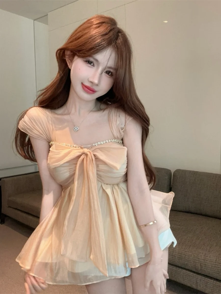 Летний топ на бретельках для женщин, украшенный стразами, с узлом, шикарный, модный, для повседневной носки
Летний топ на бретельках для женщин, украшенный стразами, с узлом, шикарный, модный, для повседневной носки