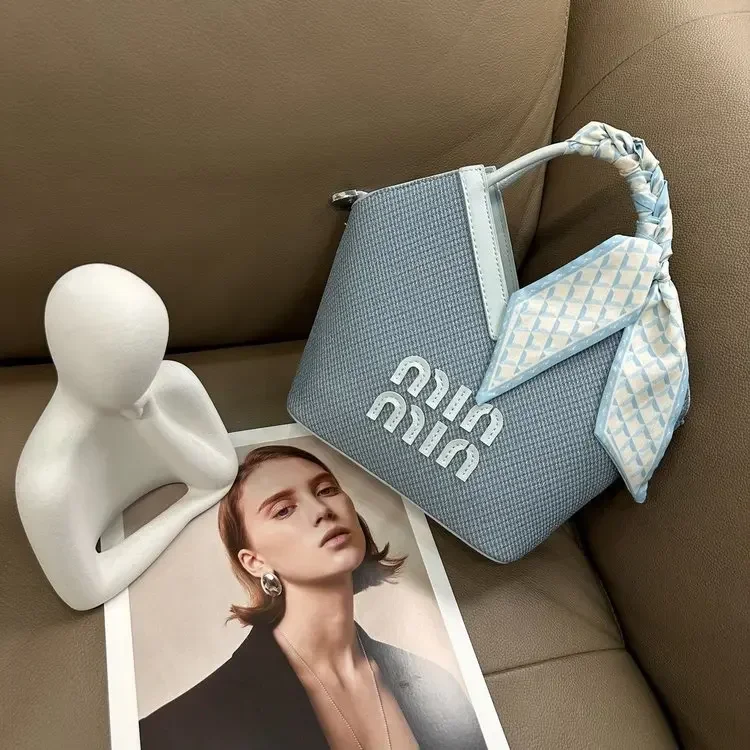 2025 New! Fashion - Forward Women's Tote Bag - Summer Must - Have, Versatile Shoulder & Underarm, Ideal for Casual Commuting
2025 New! Fashion - Forward Women's Tote Bag - Summer Must - Have, Versatile Shoulder & Underarm, Ideal for Casual Commuting