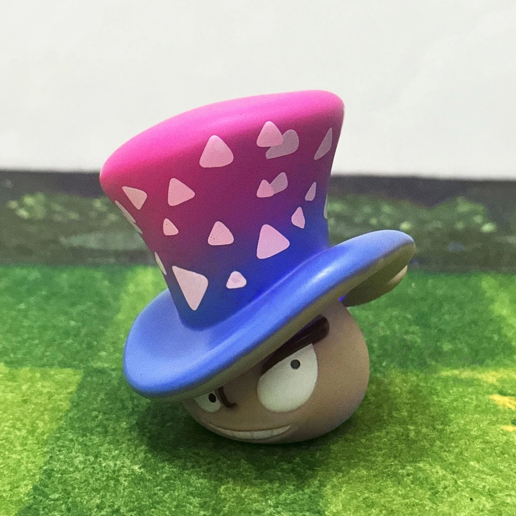 This is a soft rubber toy that emits light, resembling a plant-like mushroom with zombie game scenes and is also a birthday gift
This is a soft rubber toy that emits light, resembling a plant-like mushroom with zombie game scenes and is also a birthday gift