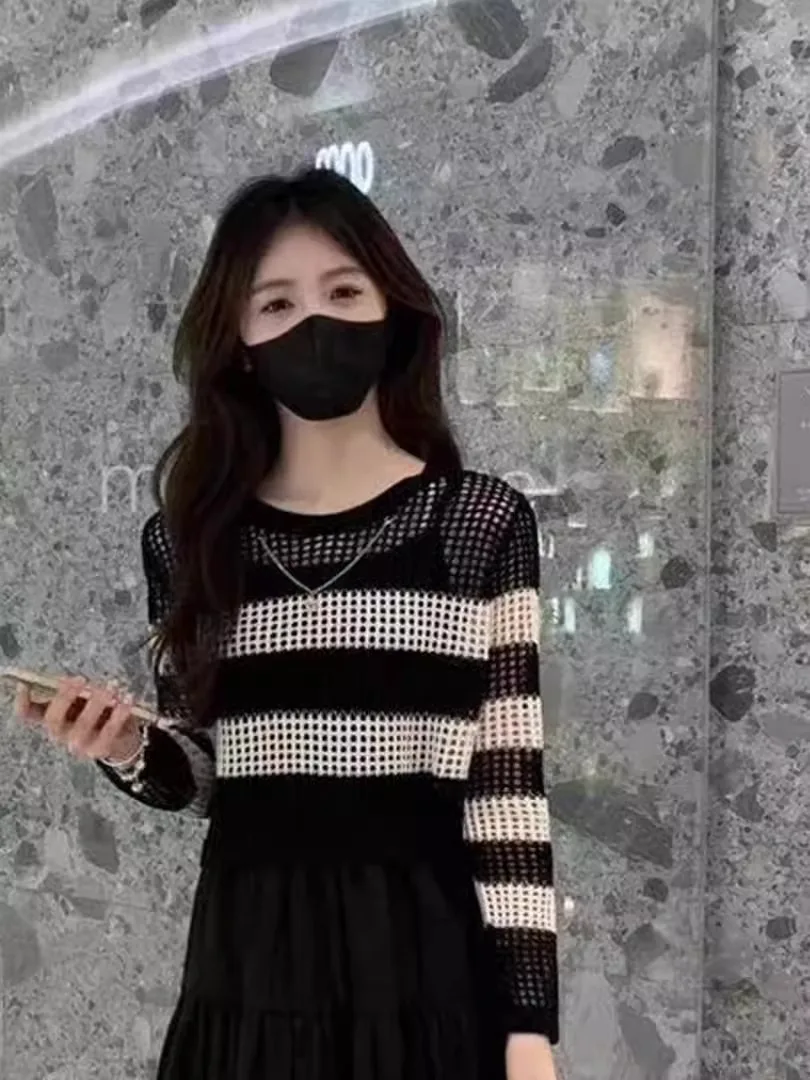 Новинка 2024: Летняя женская одежда в полоску с вырезами, вязаная, свободного кроя, в корейском стиле, с длинным рукавом и круглым вырезом.
Новинка 2024: Летняя женская одежда в полоску с вырезами, вязаная, свободного кроя, в корейском стиле, с длинным рукавом и круглым вырезом.